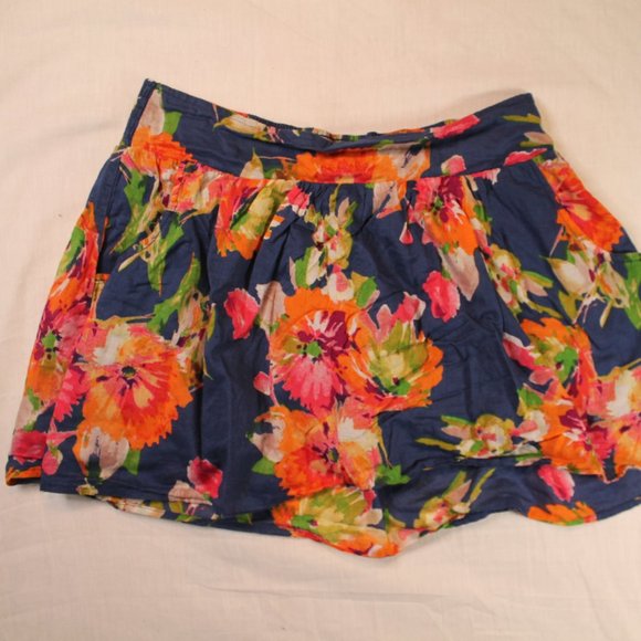 Aeropostale floral skirt with pockets blue medium - Picture 1 of 3